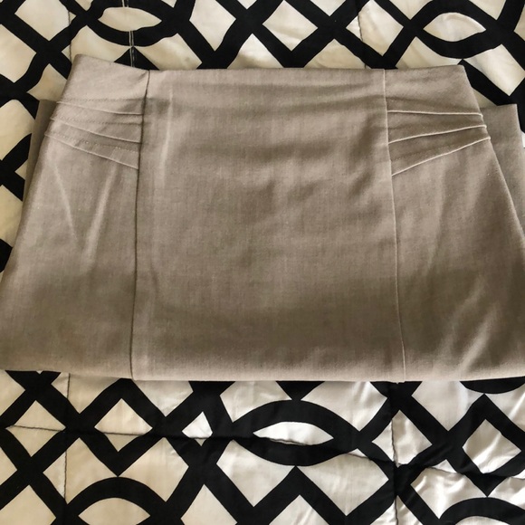 Express pencil skirt size 4 EUC - Picture 3 of 4